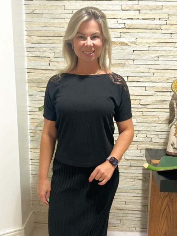 blusa preta feminina