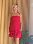 Vestido com Laço Vermelho