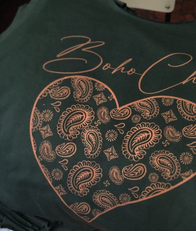 T-Shirt Estampada Boho Chic - Image 2