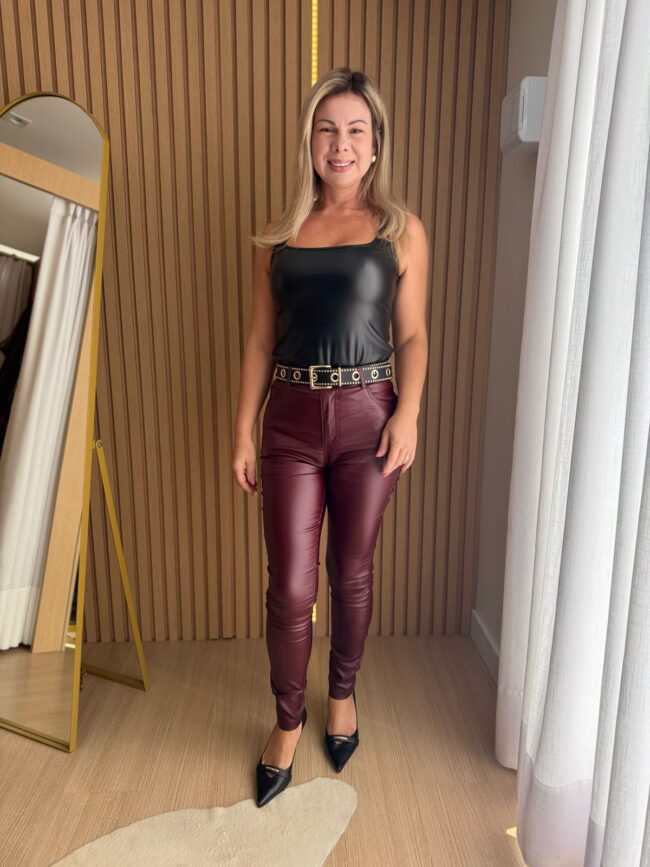 Calça Resinada Marsala