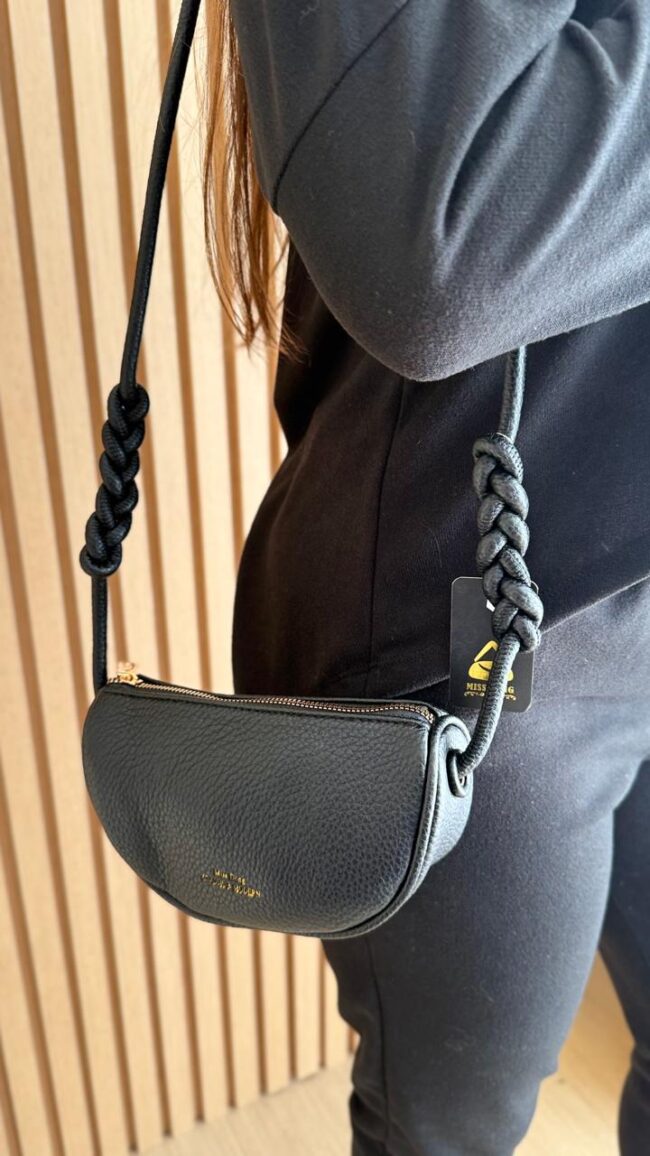 Bolsa Preta Trançada Feminina - Image 2