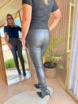 Calça Preta Feminina Recortes - Image 3