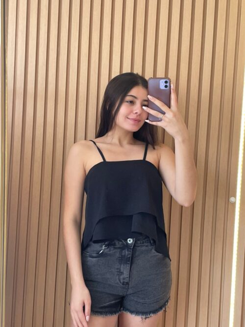Blusa com Alças Finas e Detalhe em Camadas